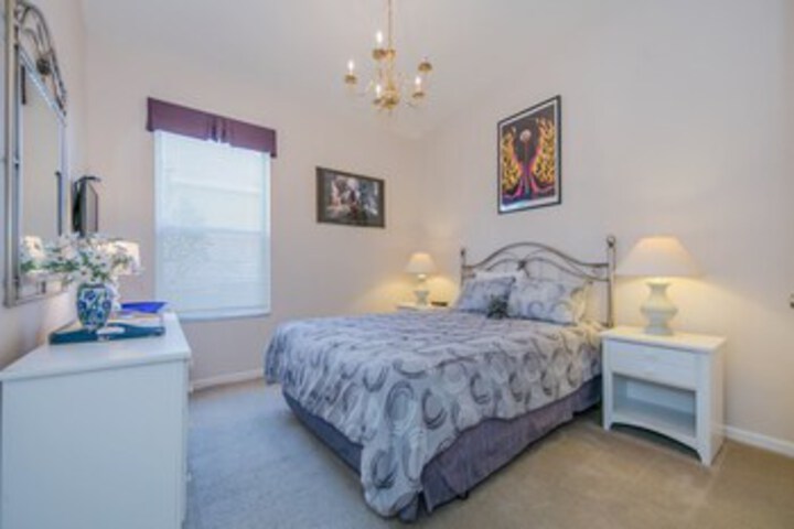 Room 22 of 28