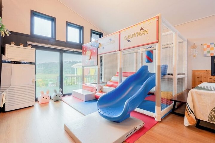 Room 5 of 37