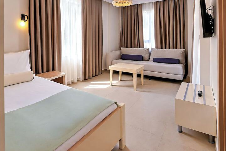 Room 42 of 185