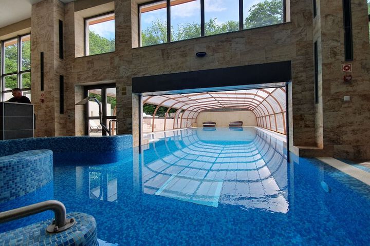 Pool 14 of 37