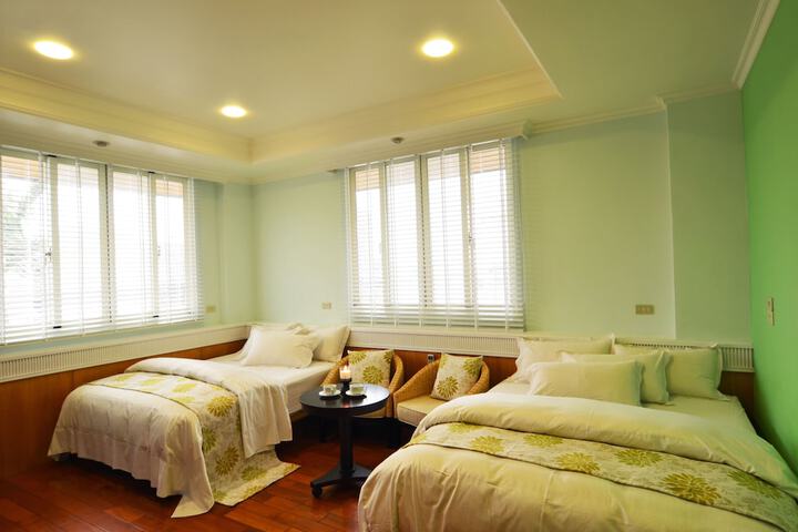 Room 5 of 31