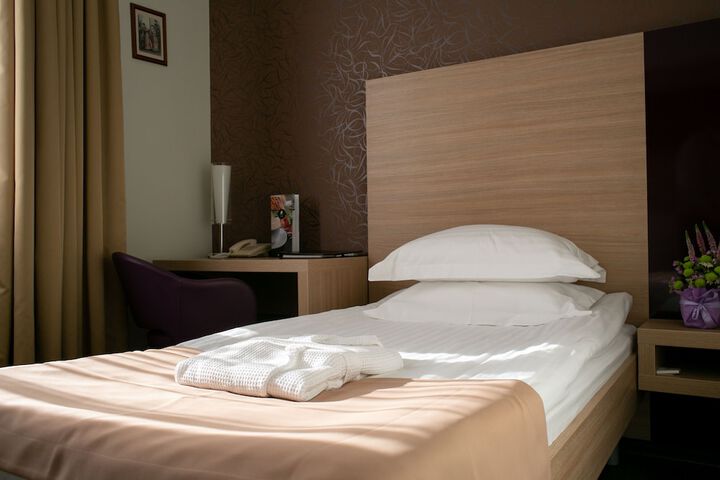 Room 34 of 83