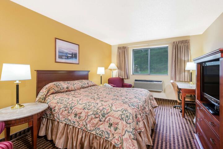 Room 10 of 30