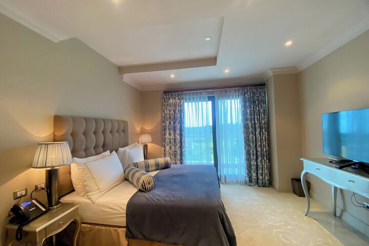 Room 28 of 125