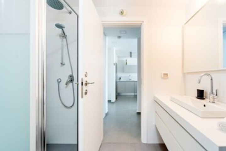 Room 5 of 22