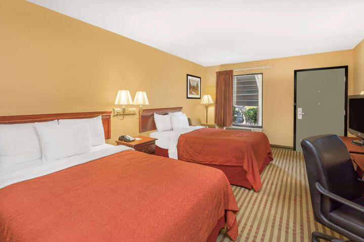 1 King Bed (13 of 16)