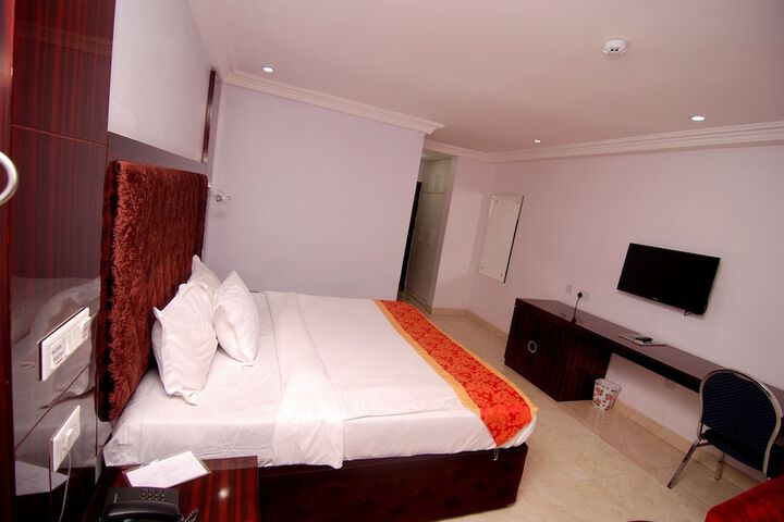 Room 19 of 99
