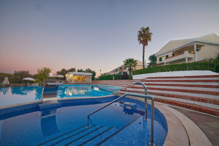 Hotel with Pool