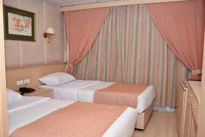 Room 6 of 19