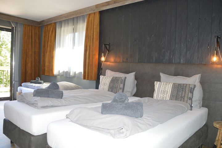 Room 8 of 32
