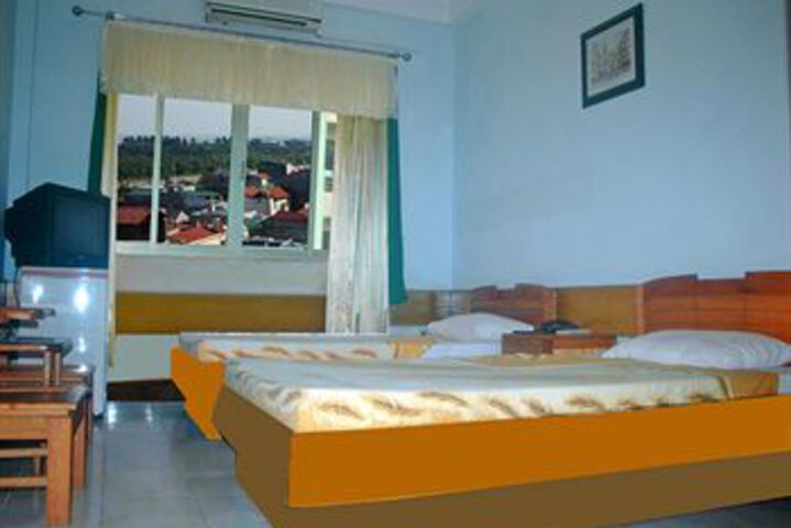 Room 7 of 10