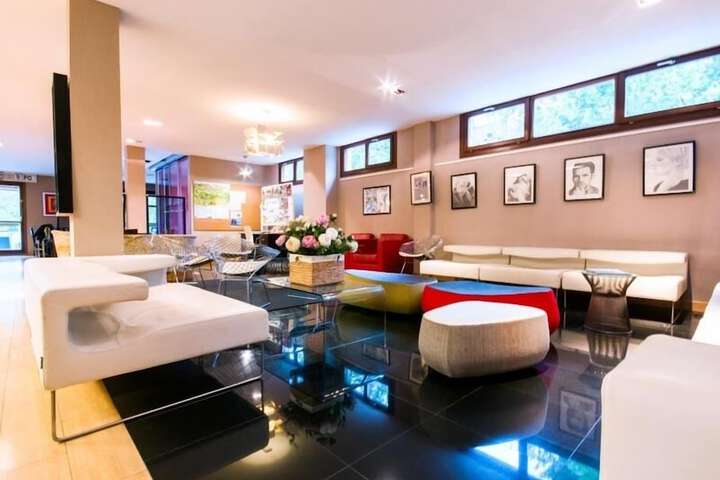 Entrance & Lobby