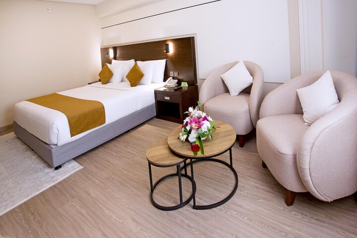 Room 52 of 140