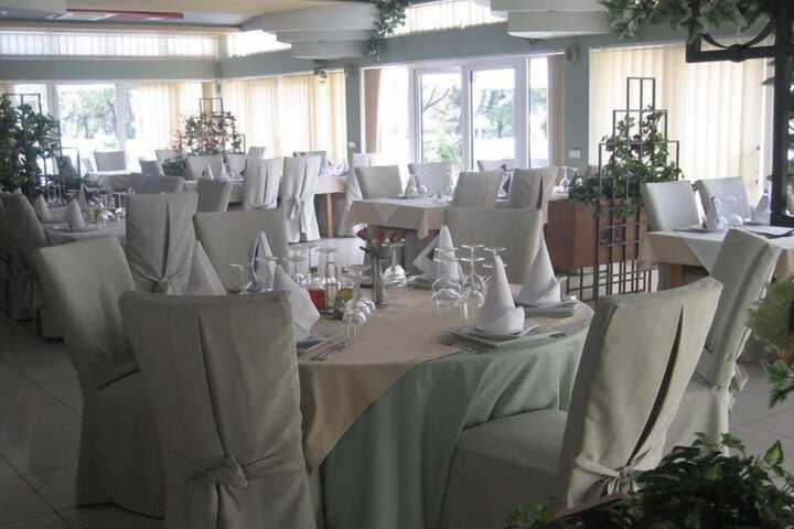 Ballroom/Hall 46 of 57