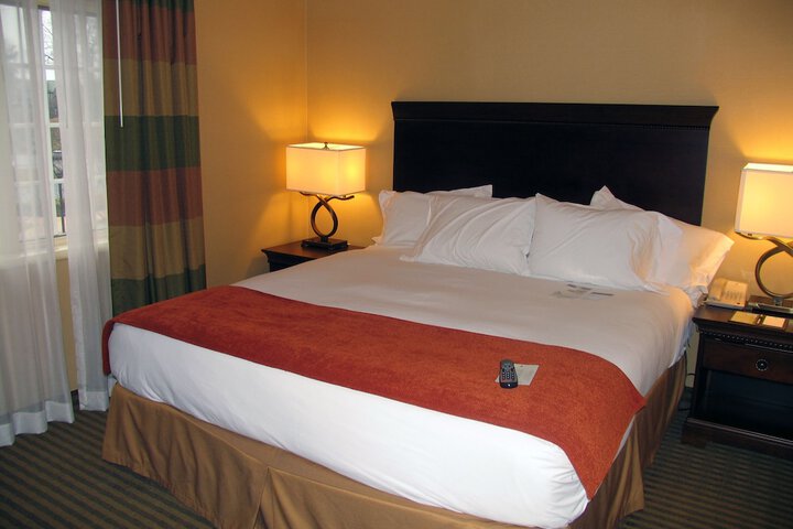 Room 9 of 62
