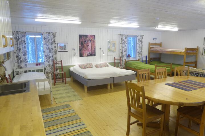 Room 6 of 73