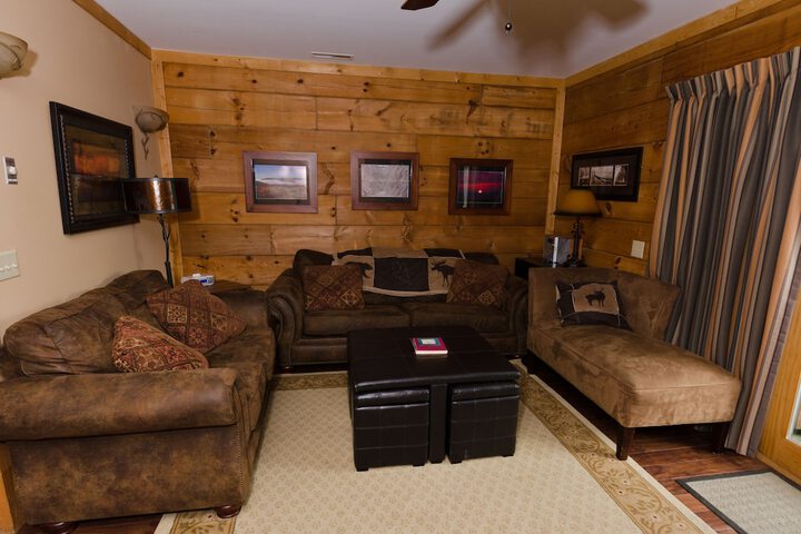 Room 17 of 33