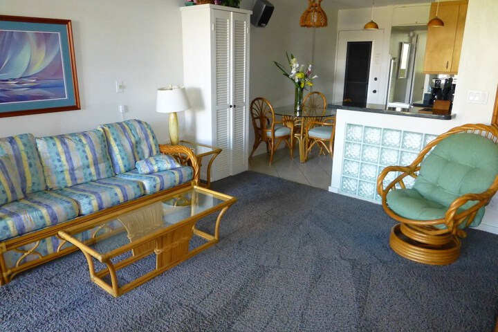 Lower Honoapiilani Condo #120 1 Bathroom Condo in Lahaina, HI