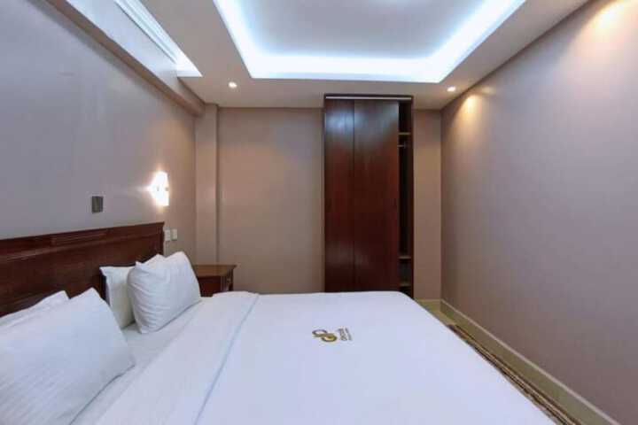Room 2 of 32