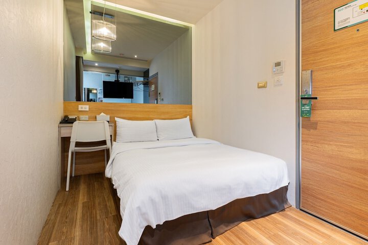 Room 18 of 34
