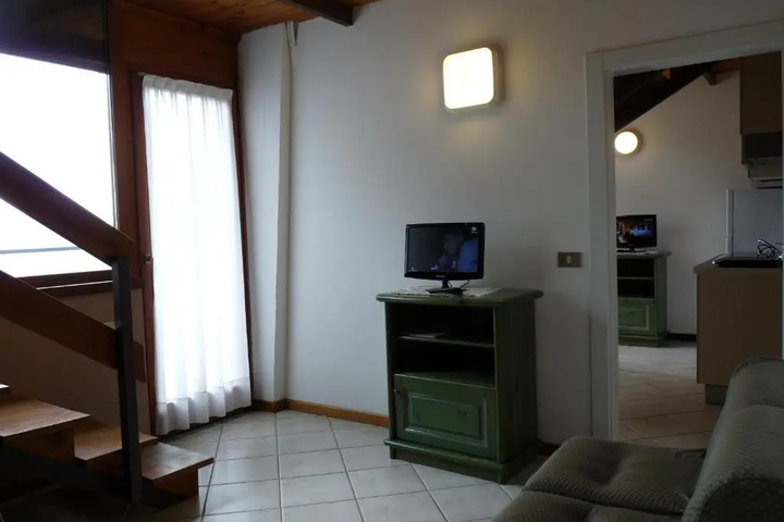 Room 2 of 14