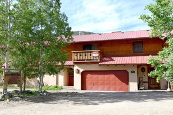 Image of Runningbear_river_lodge