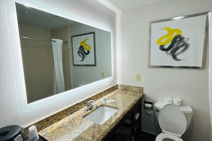 Room 16 of 25