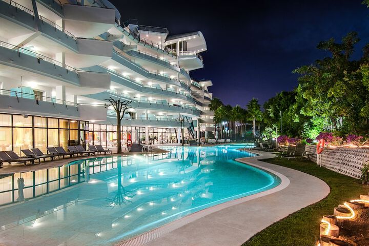 Pool 82 of 174