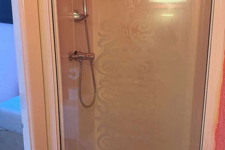Room 34 of 43
