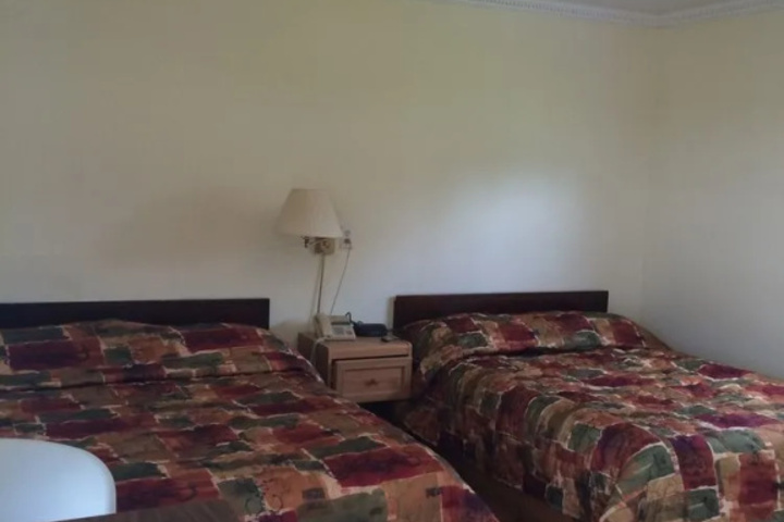 Room 10 of 25