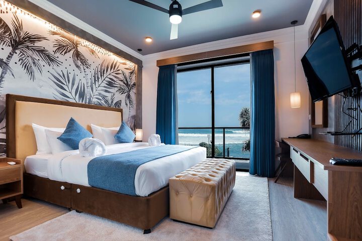 Room 2 of 74