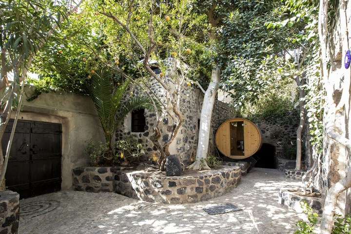 Hotel Entry