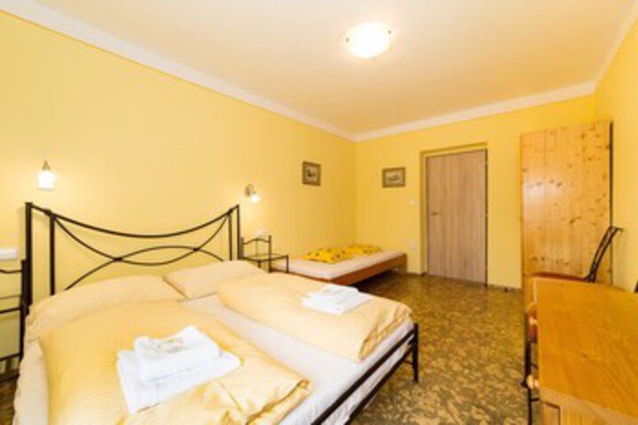 Room 34 of 75