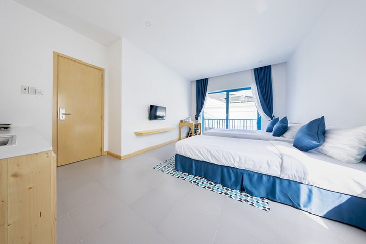 Room 28 of 46