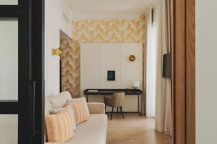 Room 23 of 46