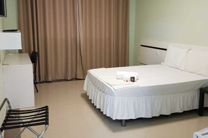 Room 12 of 41