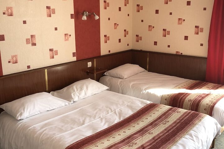 Room 8 of 35