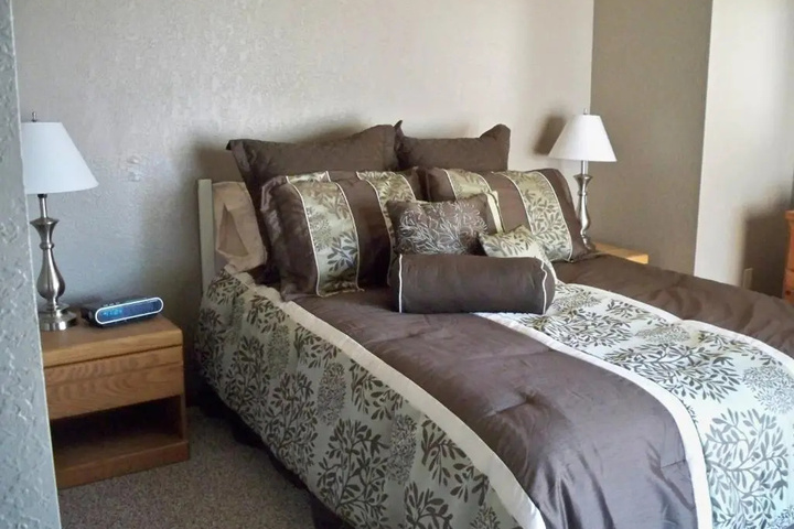 Room 2 of 12