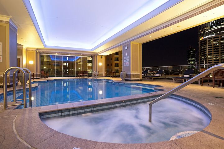Indoor/outdoor pool