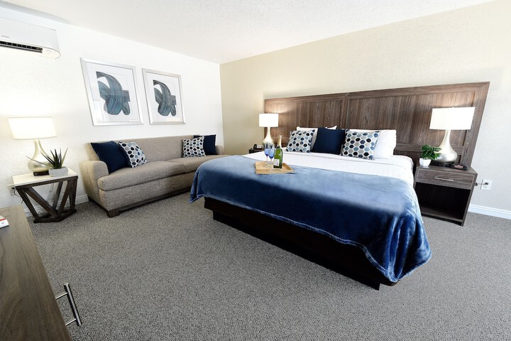 Room 8 of 113