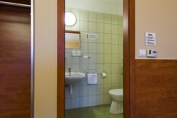 Room 3 of 22