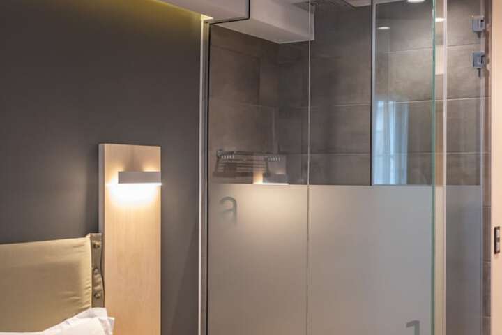 Room 2 of 102