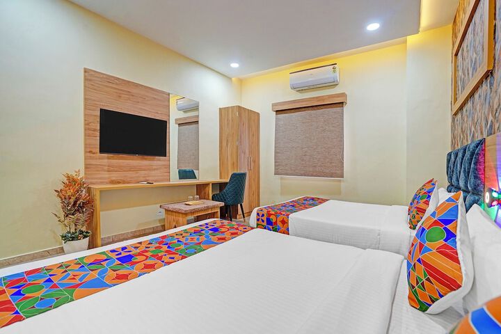 Room 11 of 27