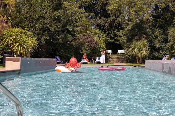 Pool 120 of 175