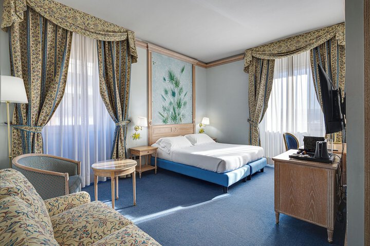 Room 18 of 62