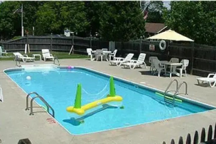 Pool 9 of 10