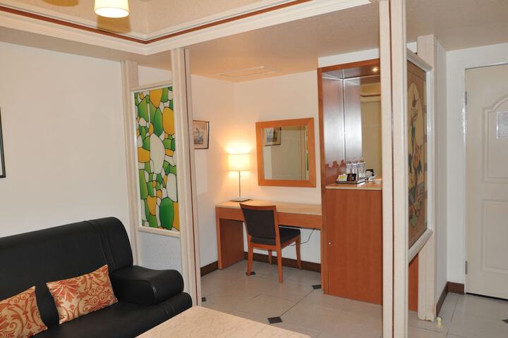 Room 19 of 53