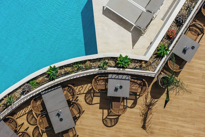 Pool 119 of 184