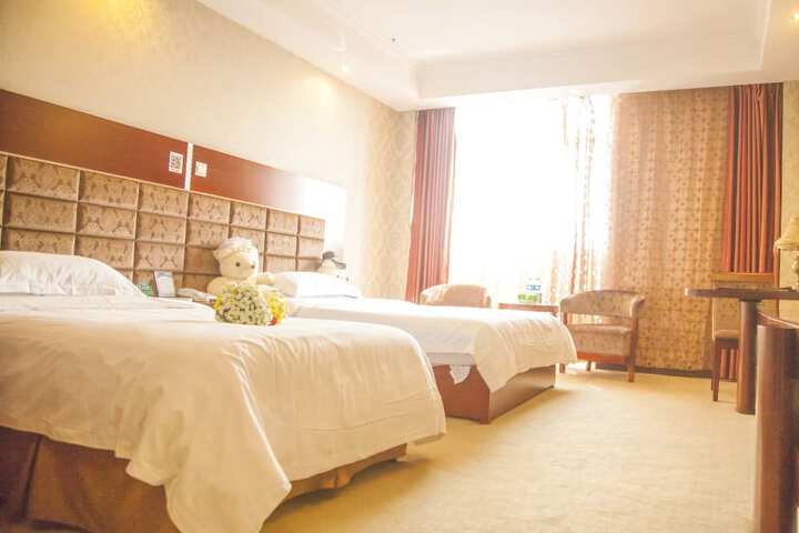 Room 4 of 34