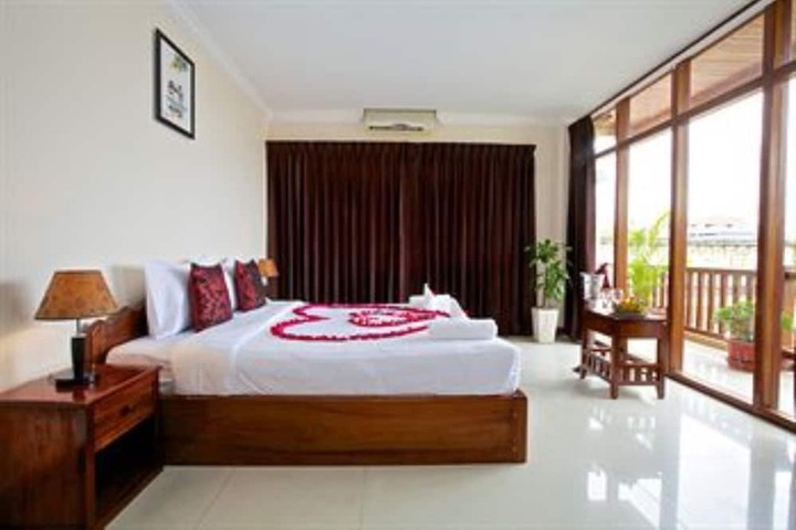 Room 4 of 32